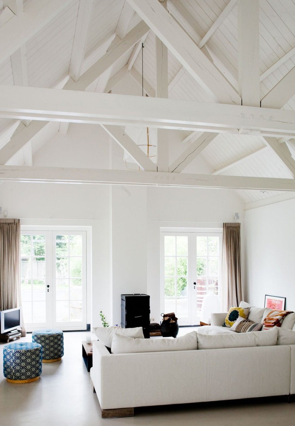 Мансарда с высоким потолком