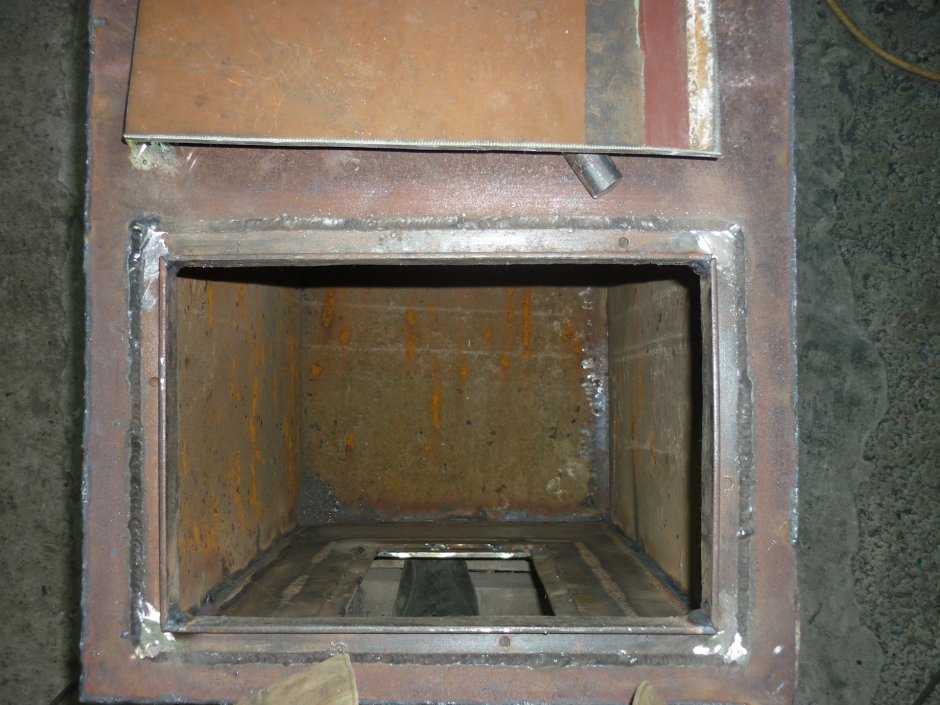 Крепление дверцы печи