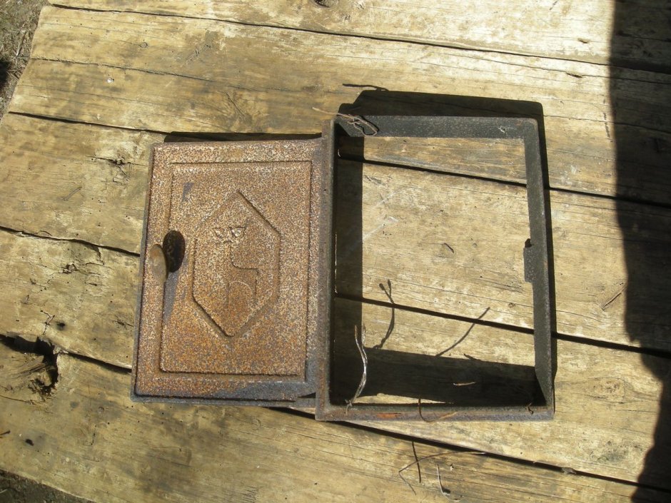 Дверь топочная Везувий ДТ-4с стекло,черная