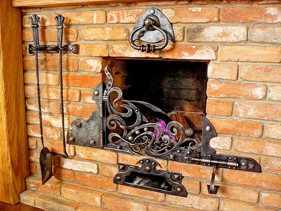 Крепление дверки в печи