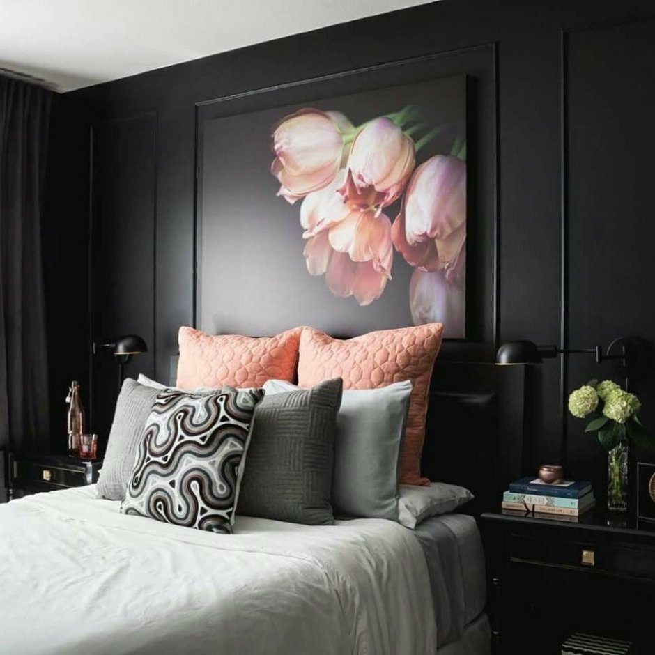 Спальня в серо розовом цвете