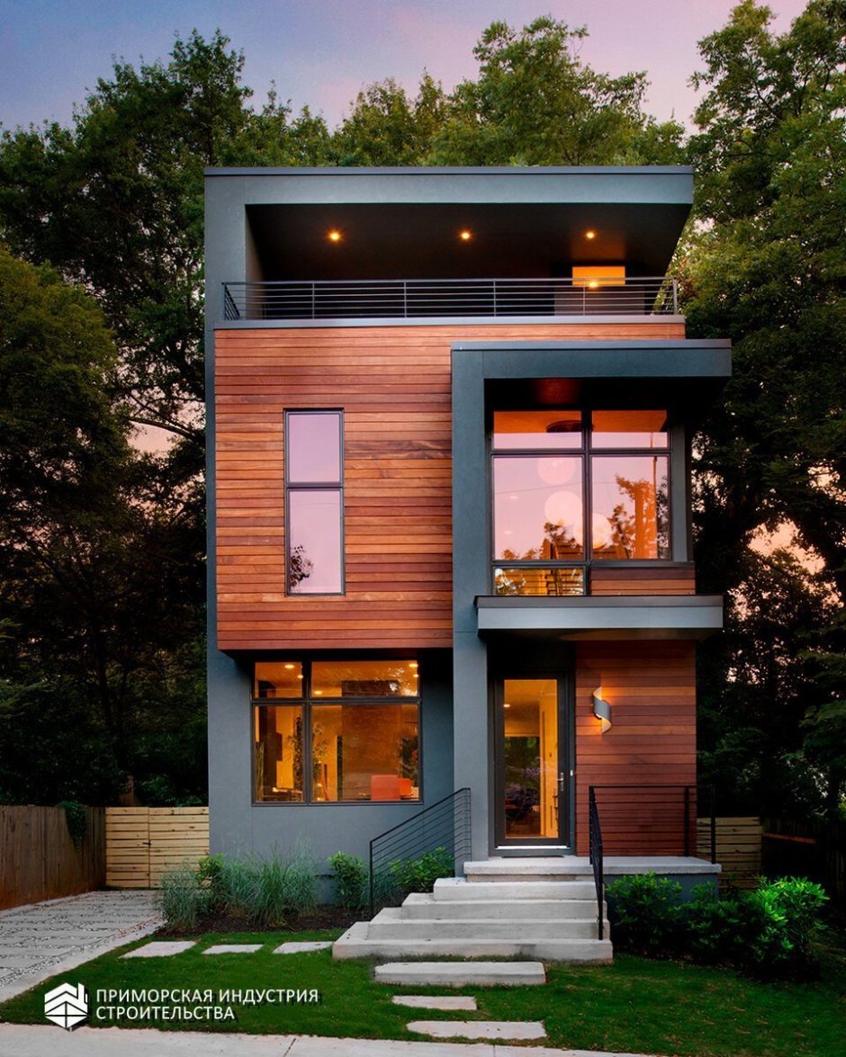 Двухэтажный дом в деревне