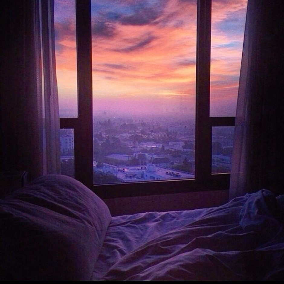 Закат в комнате