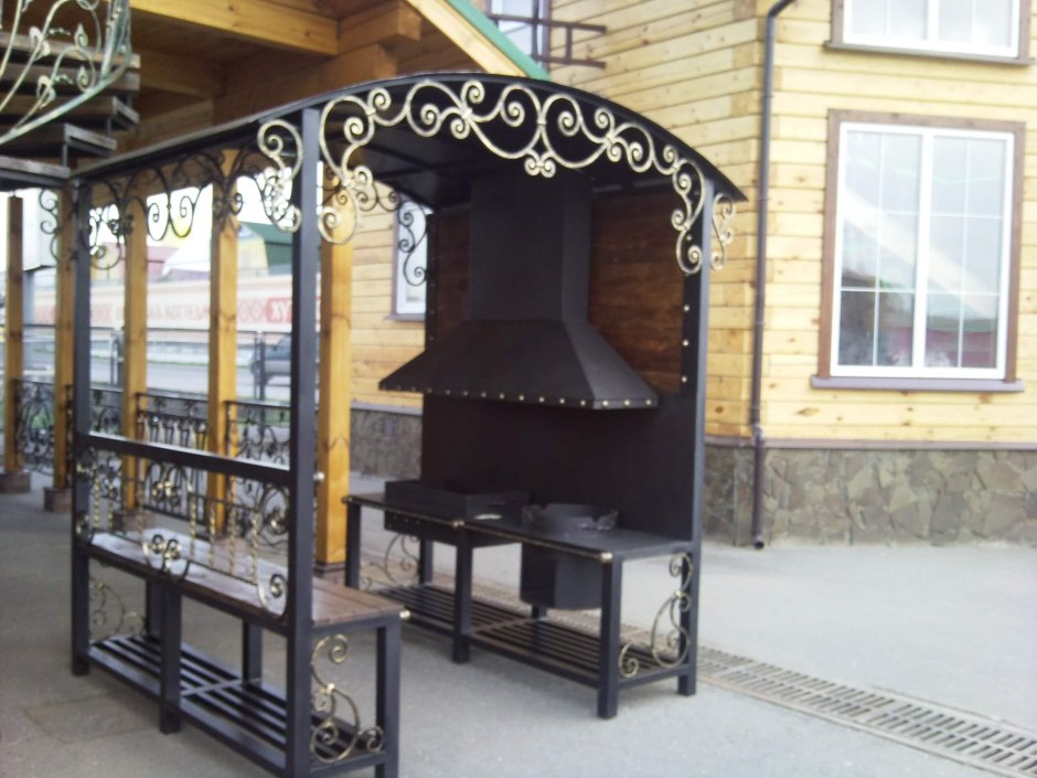 Навес над мангалом из металла 2на2м