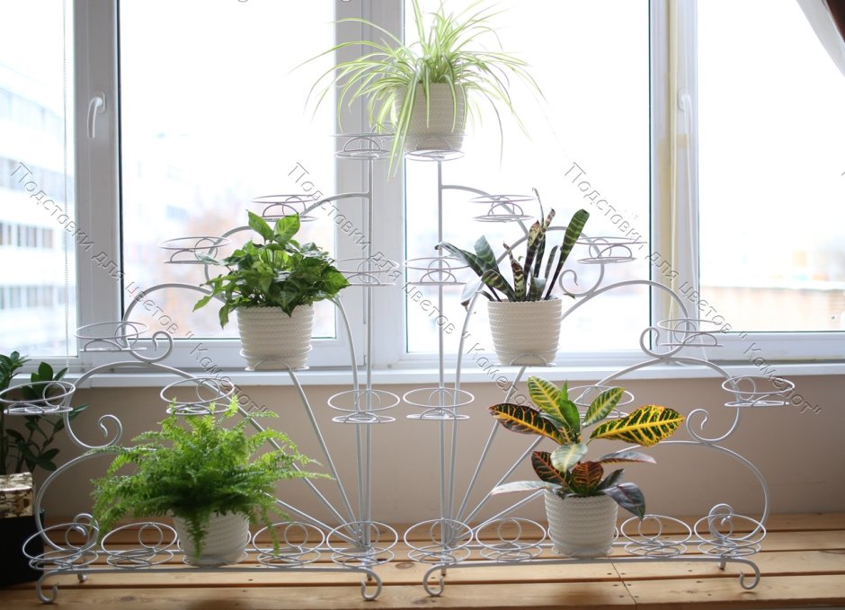 Стеллаж для цветов на подоконник