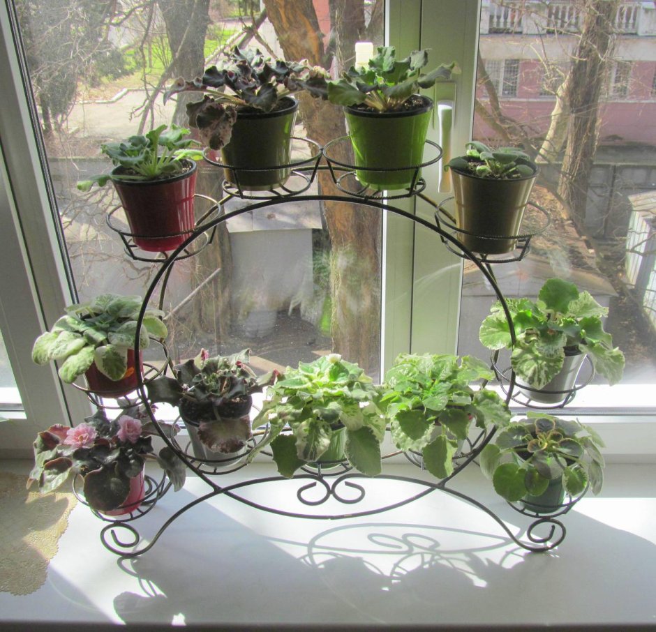 Подставка для цветов на подоконник