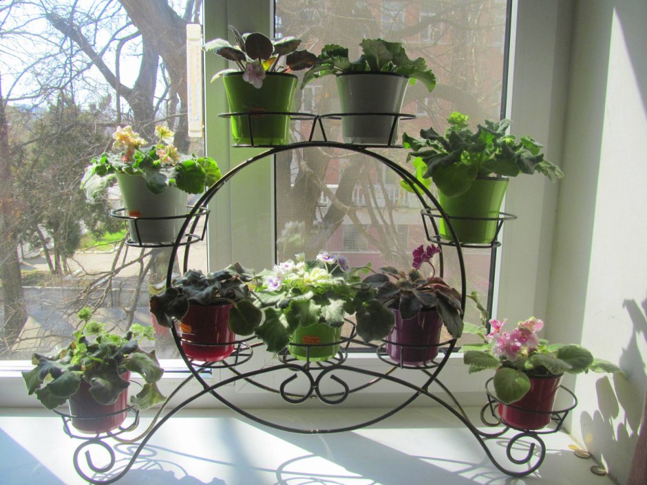 Подставка для цветов на подоконник