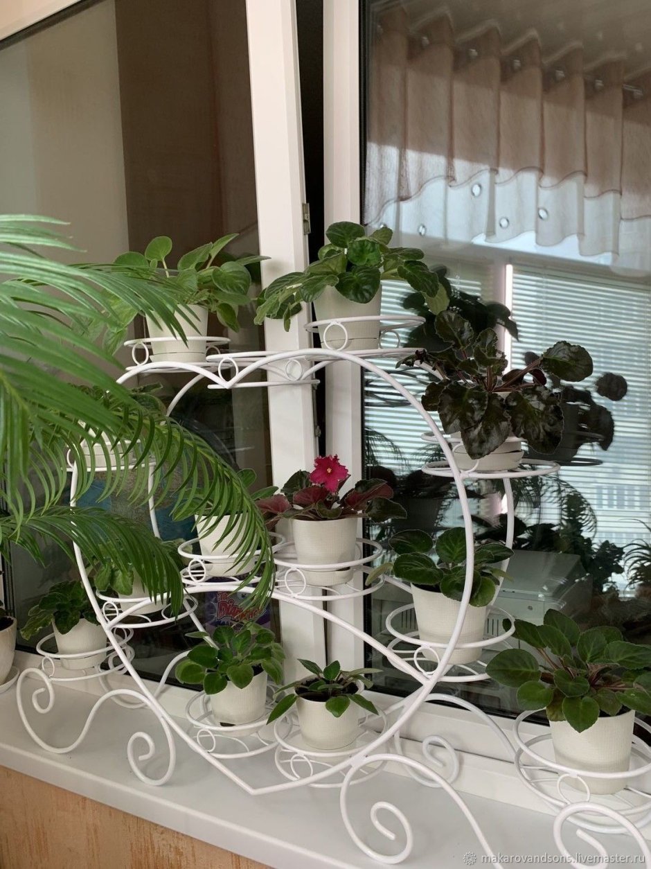 Подставки для комнатных цветов на подоконник