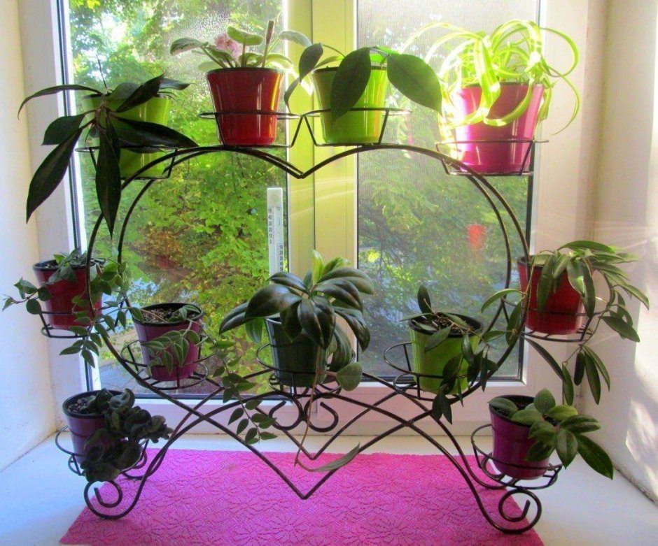 Подставка под горшки с цветами на подоконнике