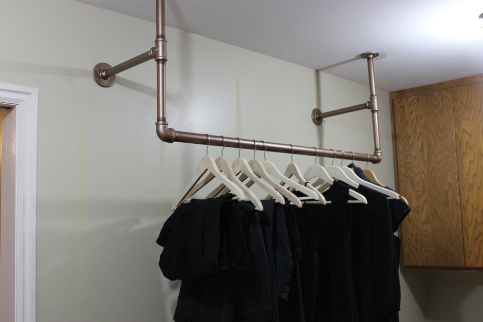 Перекладина для вешалок