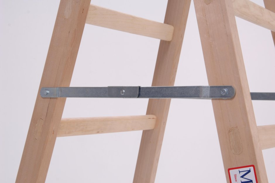 Монтаж чердачной лестницы