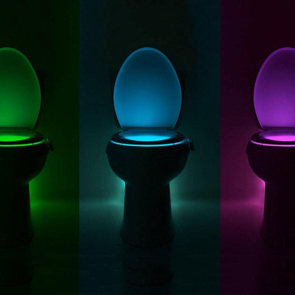 Золотой туалет с подсветкой с музыкой