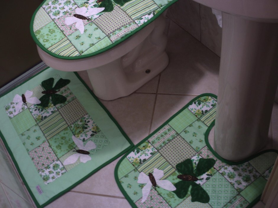 Лоскутный коврик в ванную