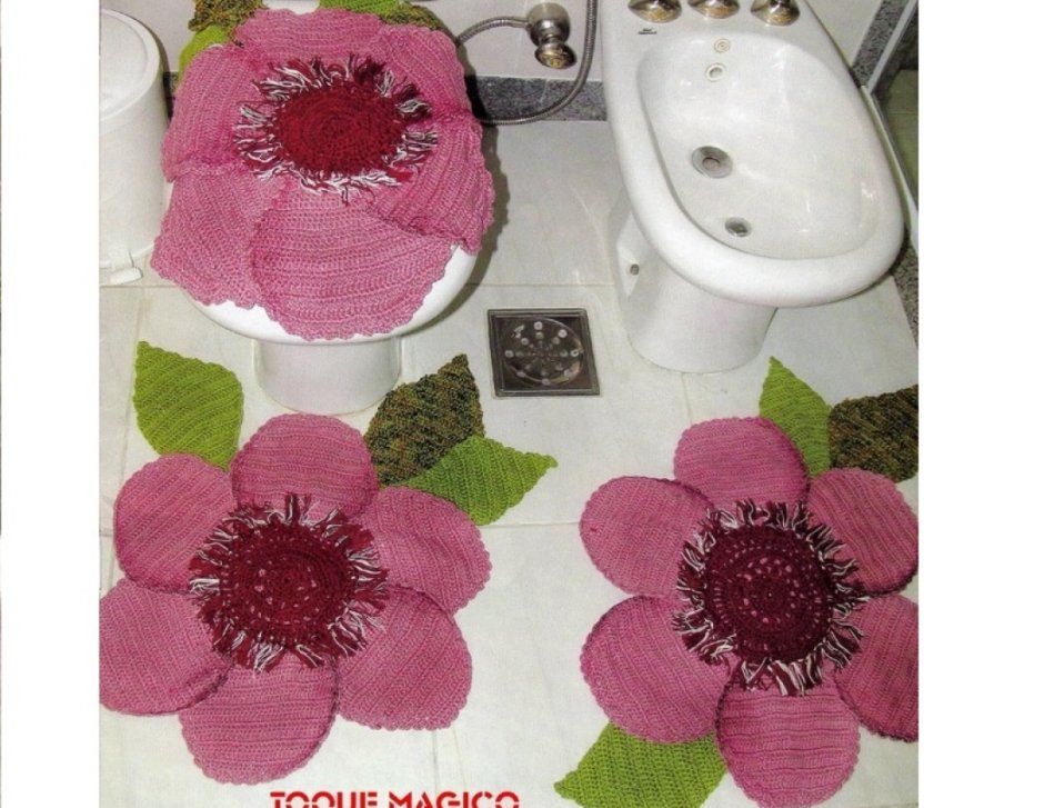 Комплект ковриков для ванной и туалета крючком