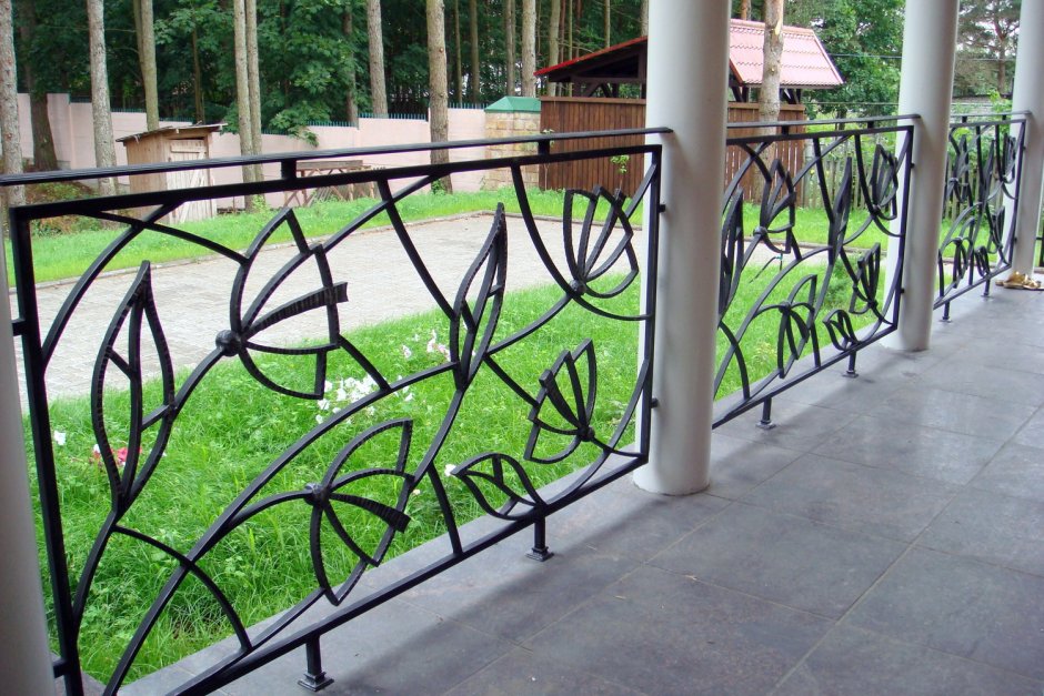Кованые ограждения для террасы