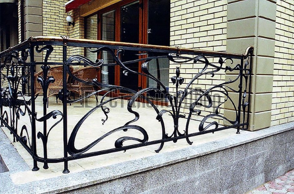 Перила террасы с сеткой