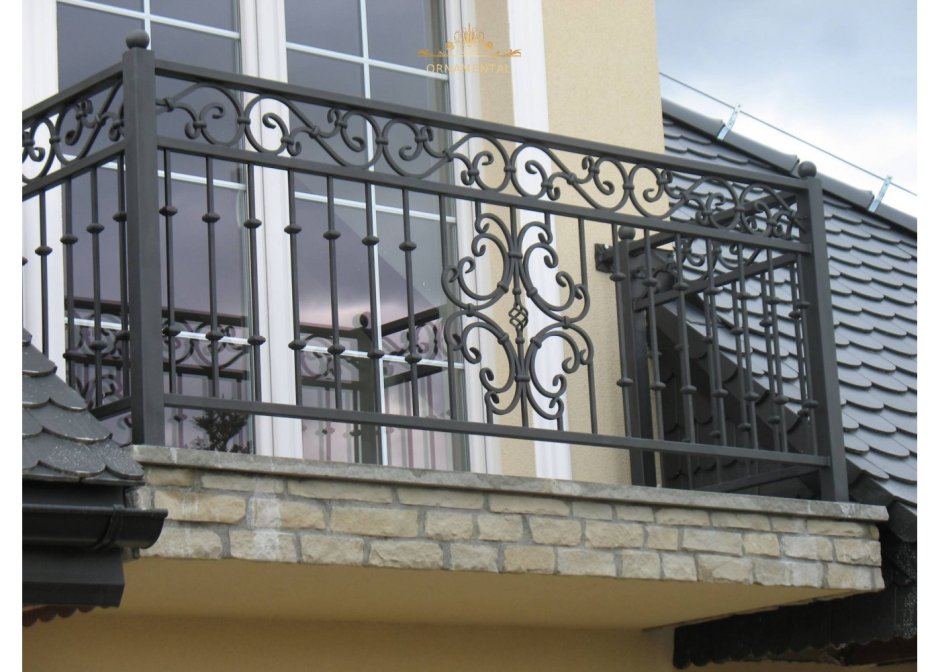 Ограждение террасы из камня