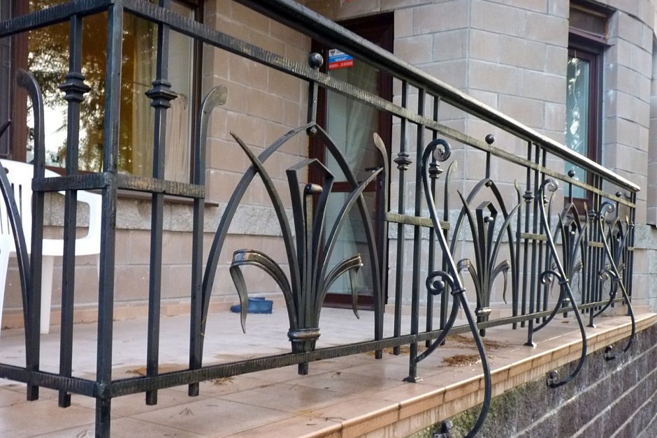 Перила для веранды из металла