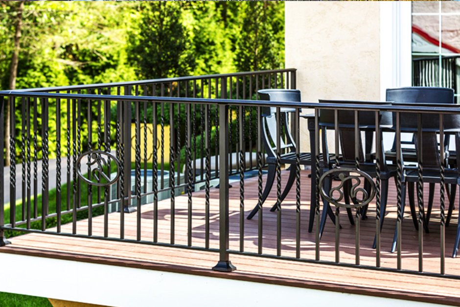 Металлические ограждения для балкона и террасы