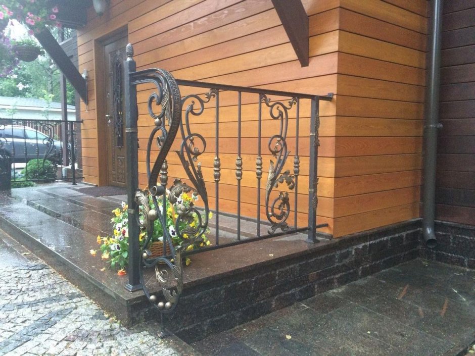 Кованые балконы и террасы