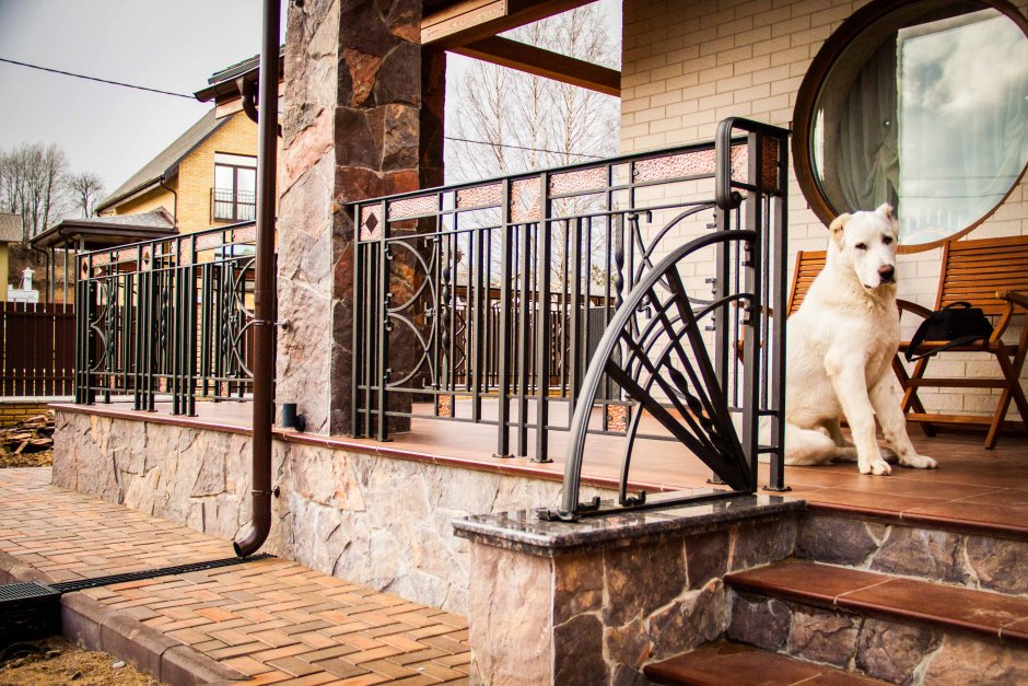 Металлическое ограждение террасы