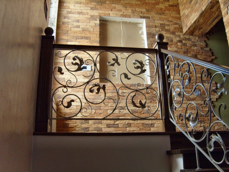 Ограждение балкона в частном доме