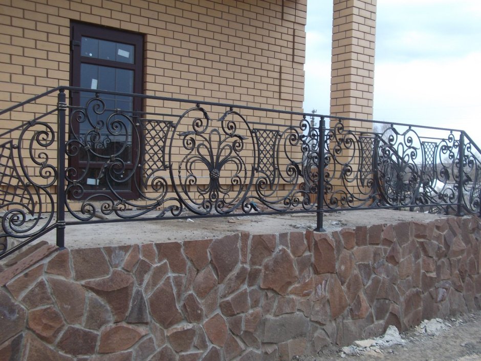 Кованые ограждения для террасы