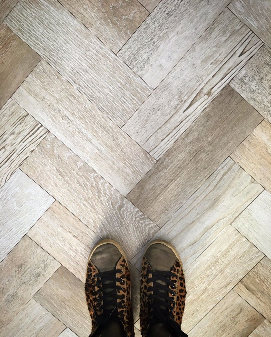 Керамогранит елочкой под дерево