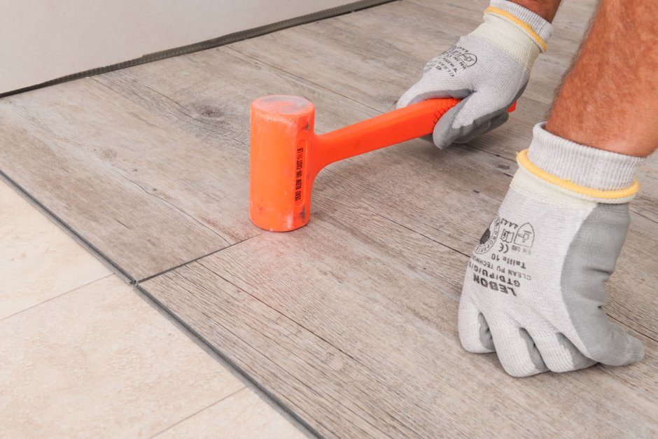 Антистатическая плитка