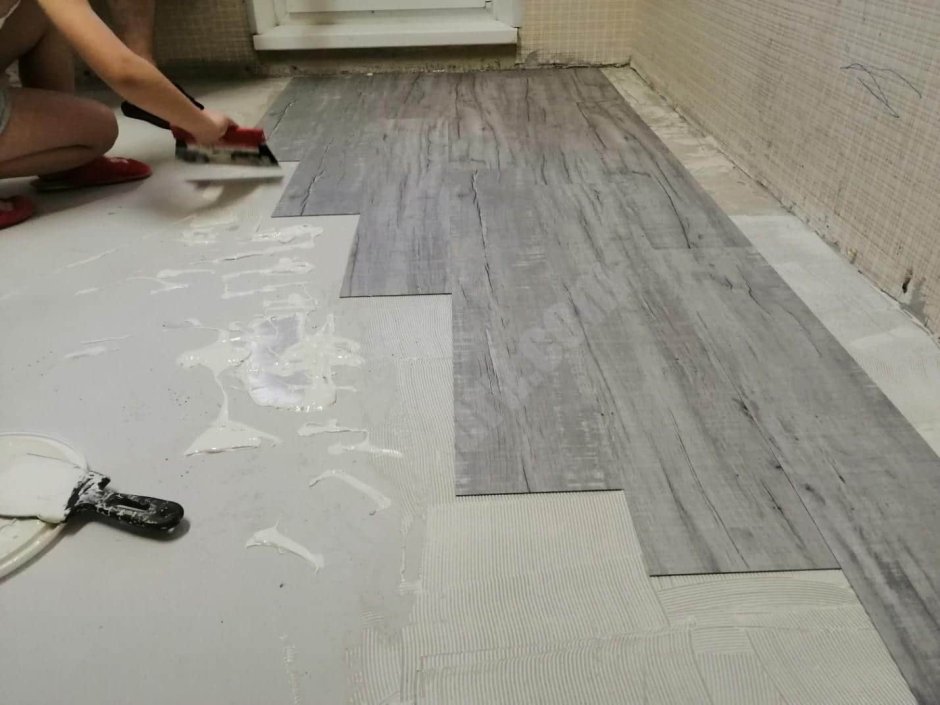 Кварц виниловый ламинат клеевой