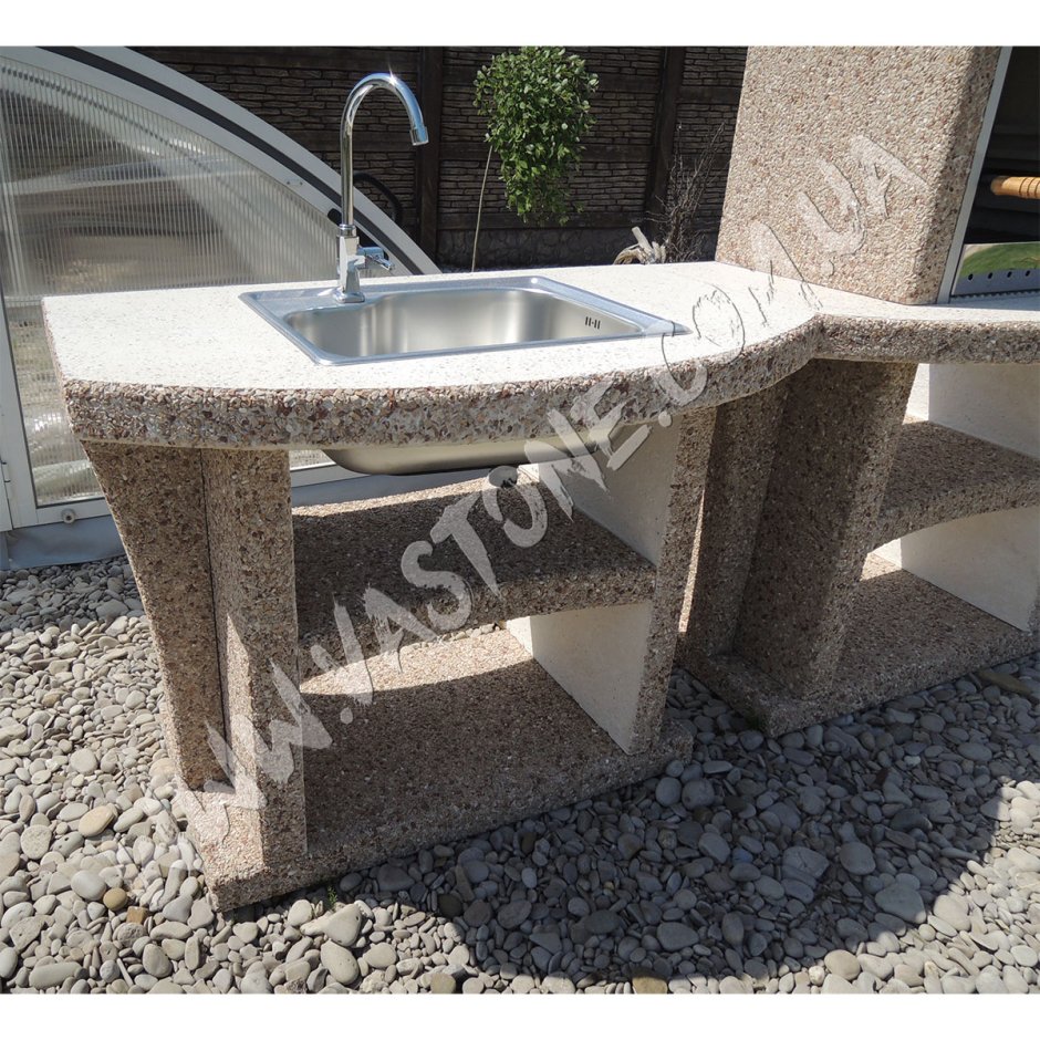 Уличный умывальник со столешницей