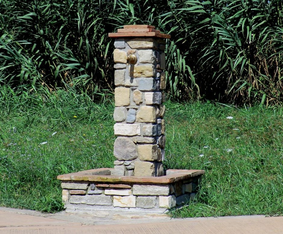 Колонка для воды уличная