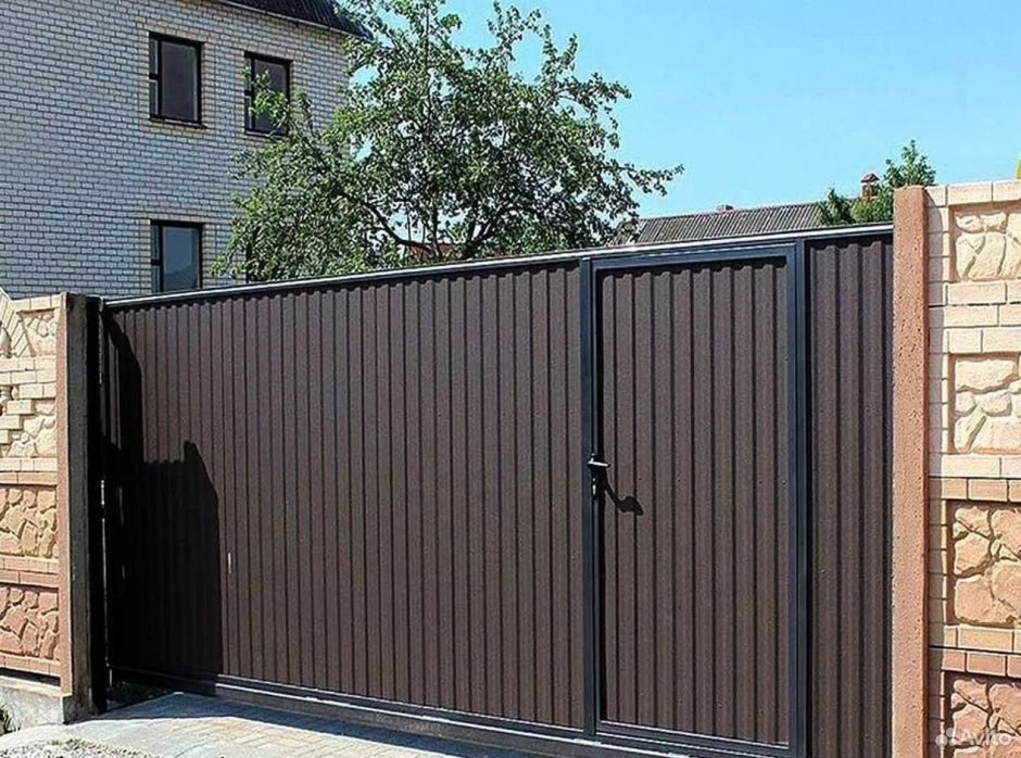 Распашные ворота металлопрофиль