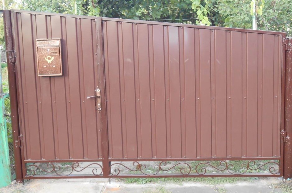 Ворота распашные с калиткой 2000*2200мм