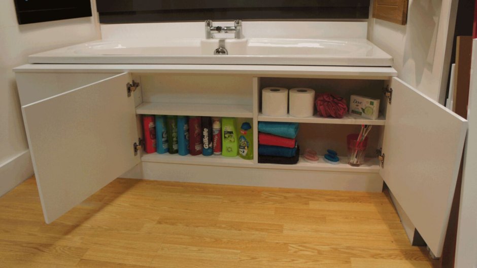 Пространство под ванной