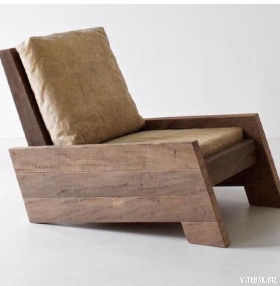Самодельный угловой диван из дерева