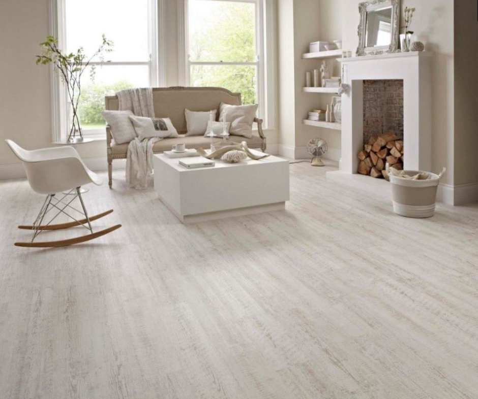 Кухня с мраморной плиткой на полу