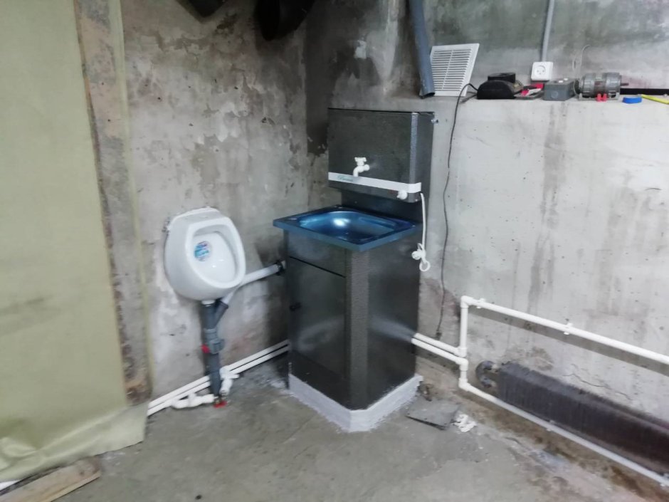 Компактный умывальник в гараж