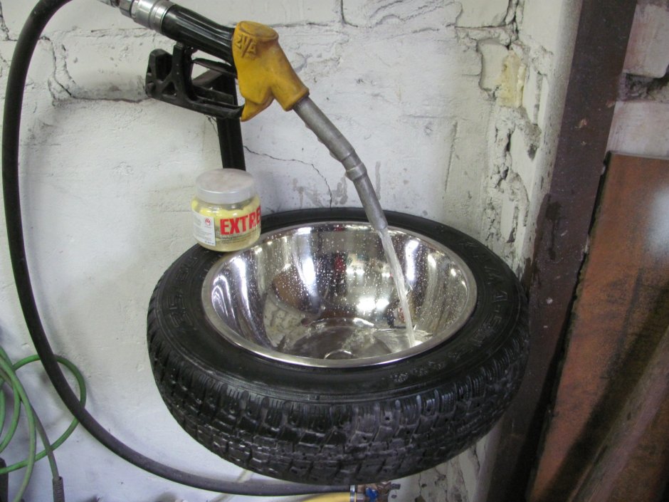 Умывальник в гараж из канистры