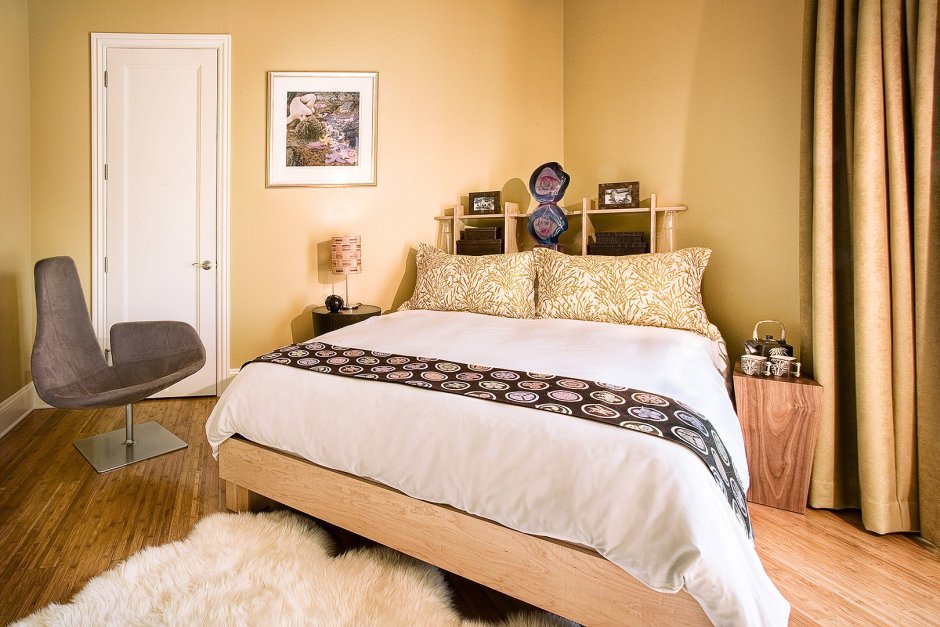 Кровать с углом в изголовье