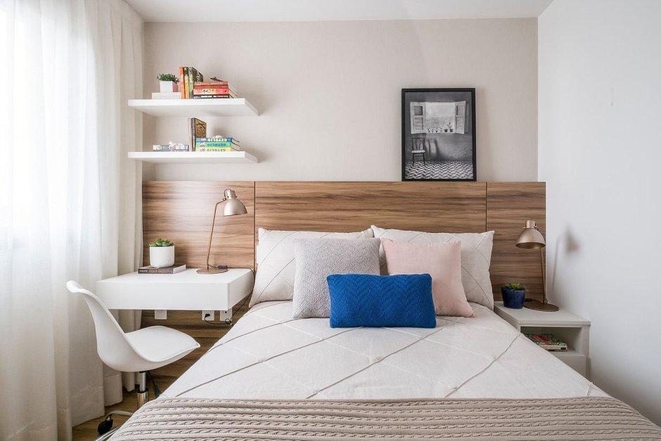 Маленькая спальня с двуспальной кроватью