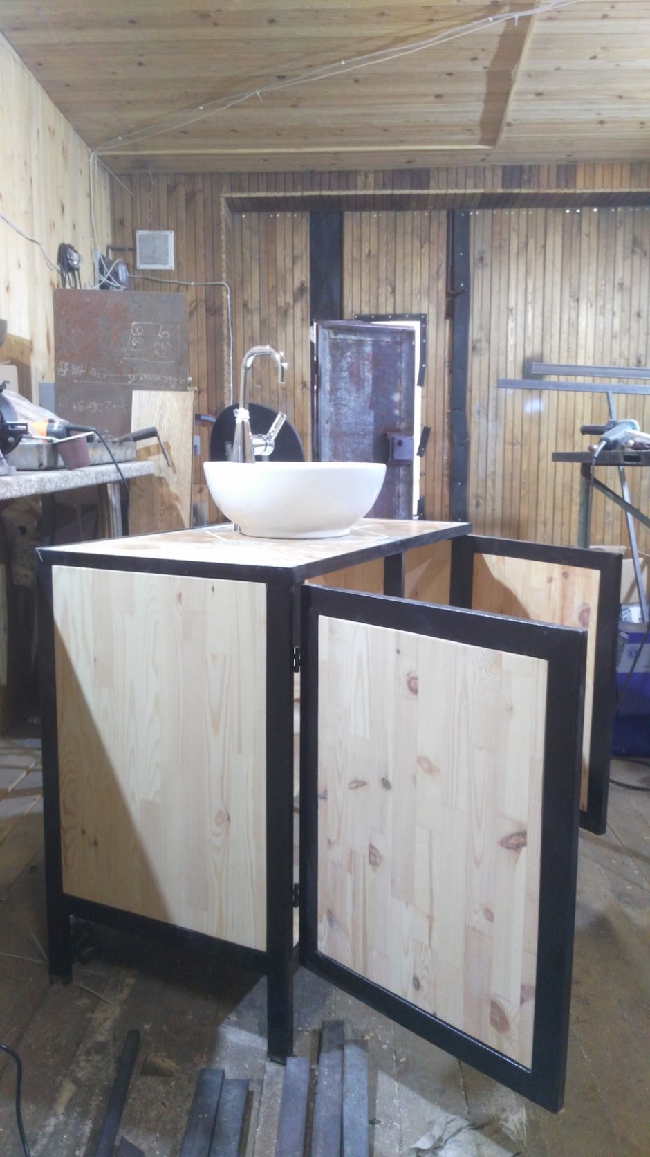 Тумба под умывальник в стиле лофт или Индастриал