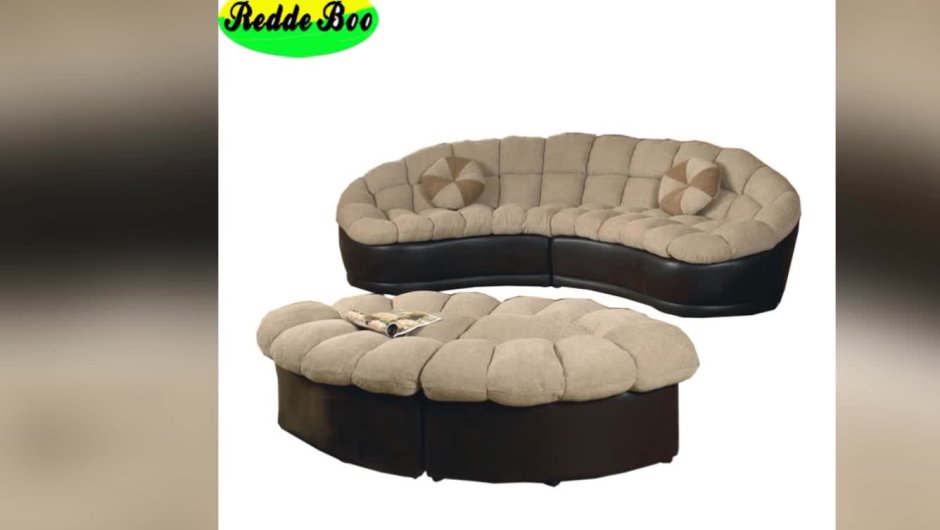 Маленький полукруглый диван