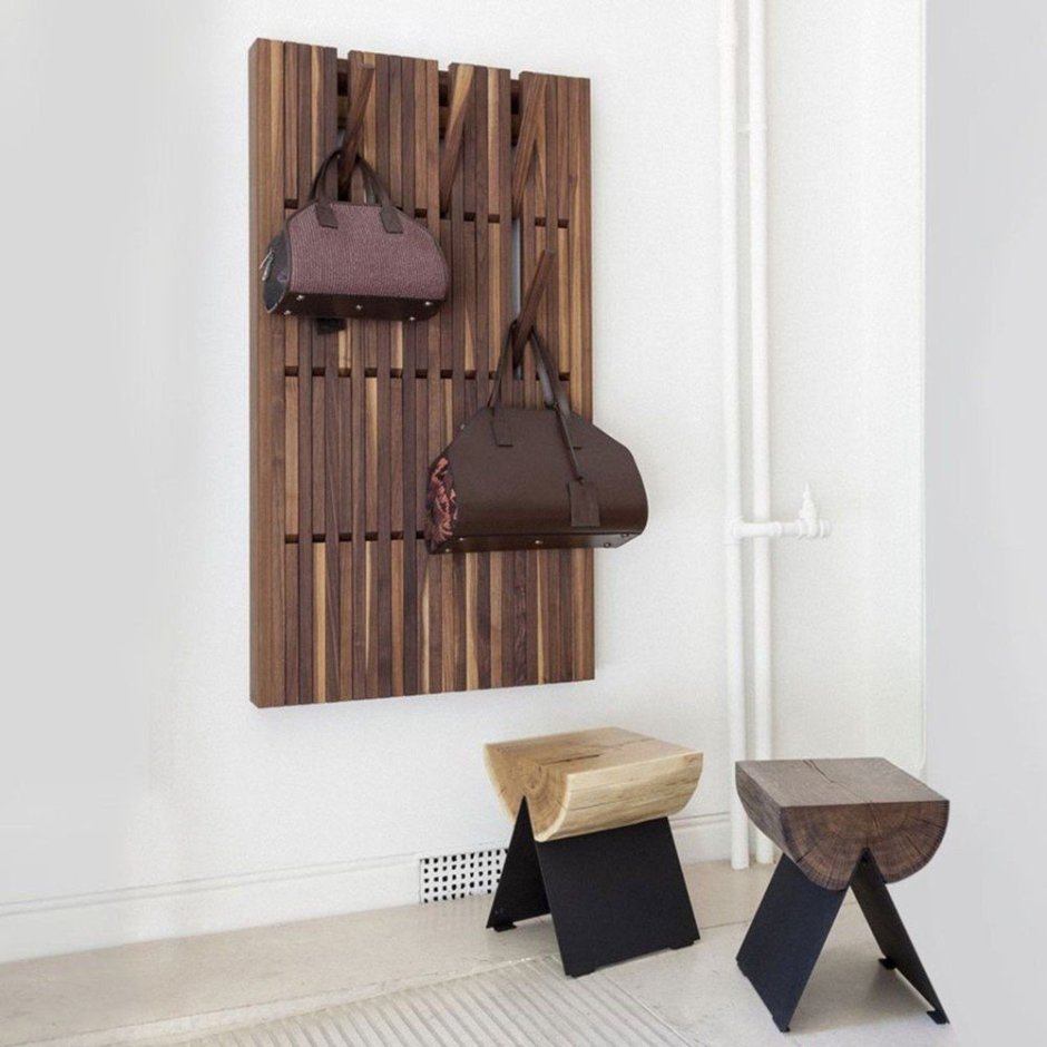 Шкаф в прихожую с крючками