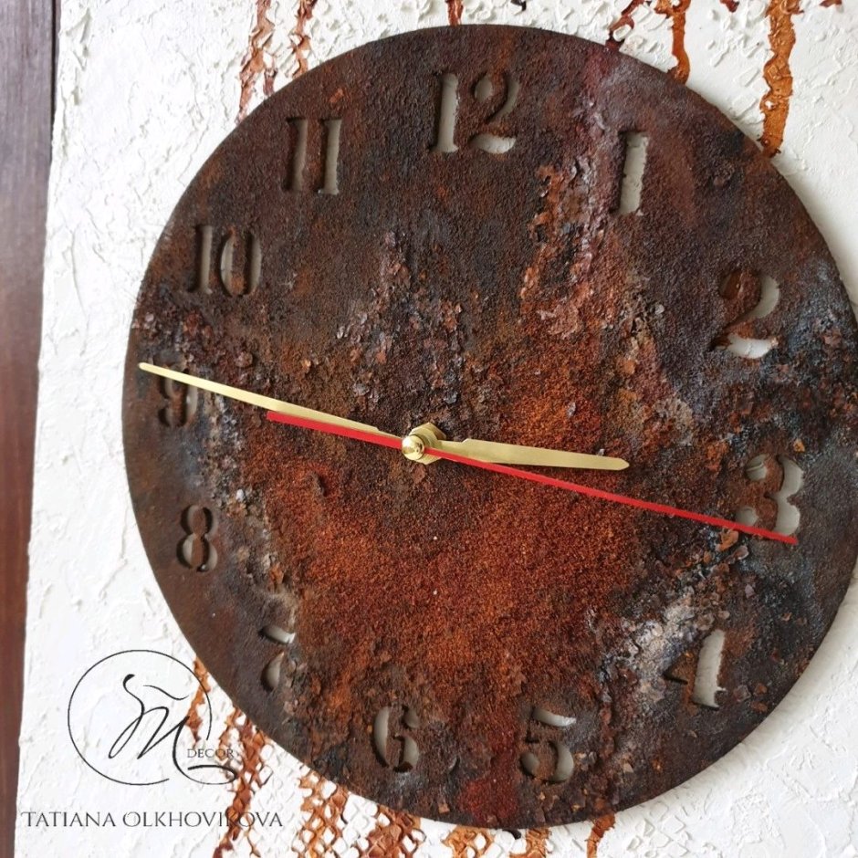Металлические часы на стену лофт