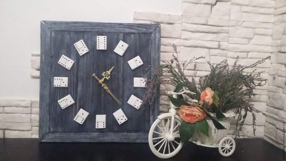 Часы из металла настенные в стиле лофт