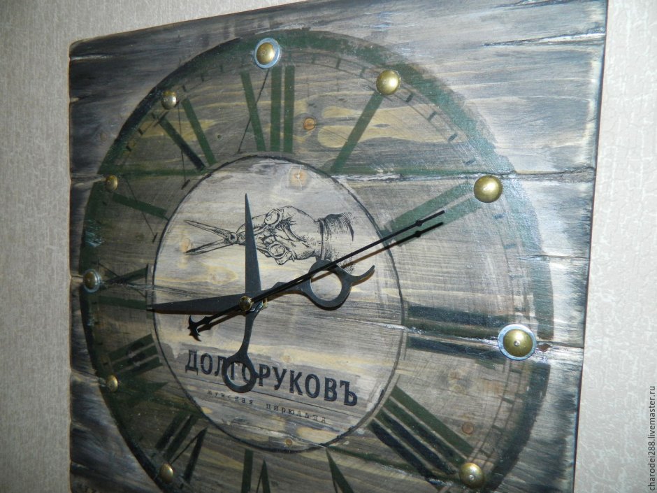 Кованые большие часы