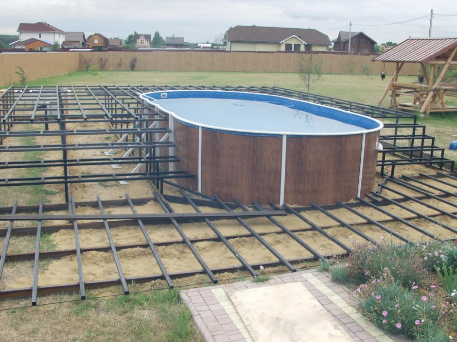 Подиум для бассейна на даче