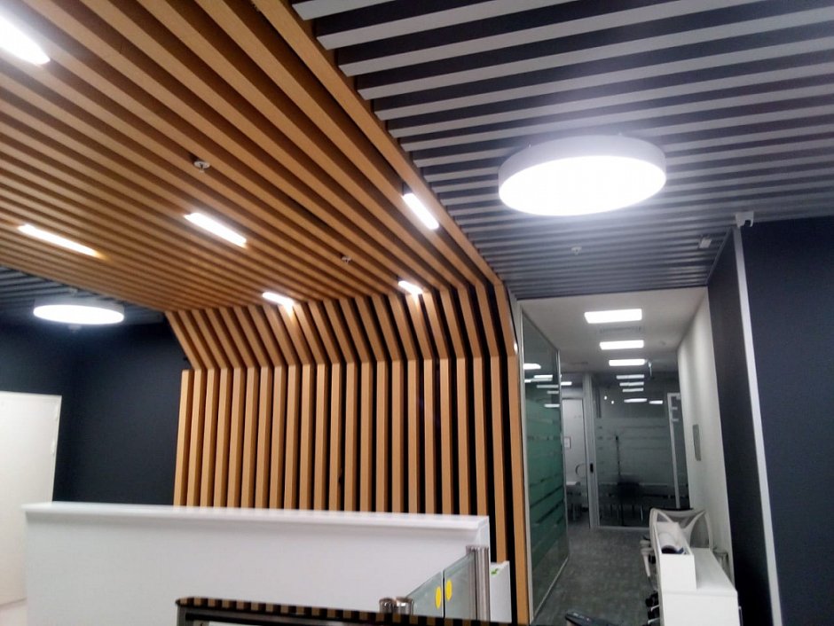 Потолок реечный алюминиевый