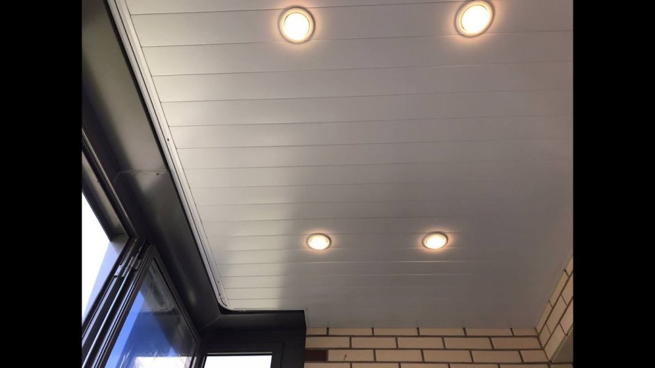 Кубообразные реечные потолки в интерьере